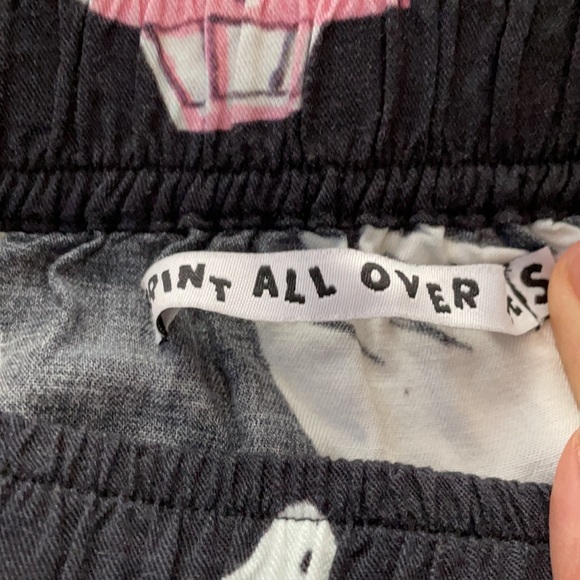 Abstract skirt size small. - Picture 3 of 3